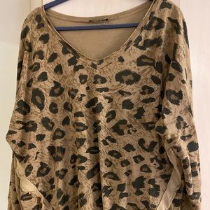 Womens XL leopard top
